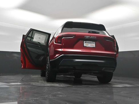 New 2027 GMC Terrain AT4 w/ LPO, Black Badging Package AWD/4WD image 31