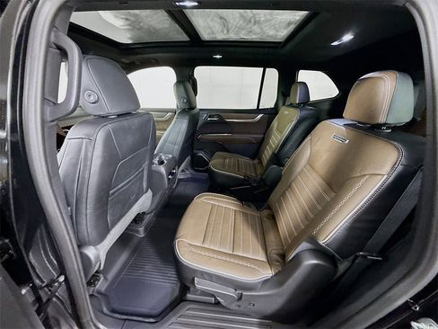New 2026 GMC Acadia Denali Ultimate w/ LPO, Floor Liner Package image 19