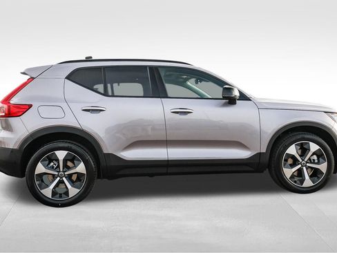 New 2026 Volvo XC40 B5 Plus w/ Climate Package AWD/4WD image 4