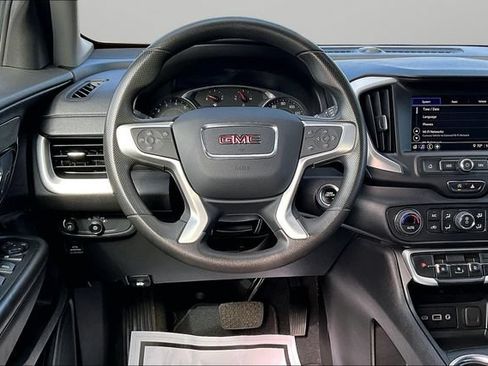 Used 2022 GMC Terrain SLE AWD/4WD image 5