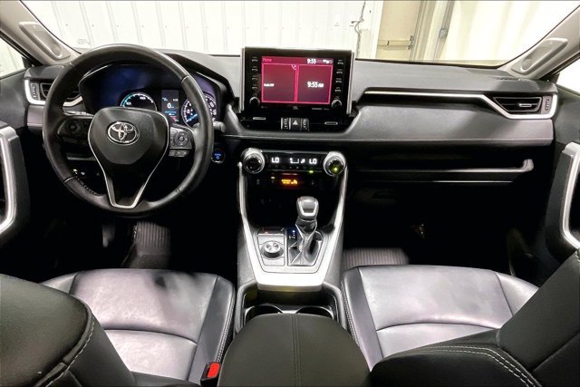 Used 2021 Toyota RAV4 XLE Premium AWD/4WD image 15