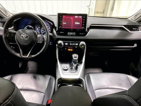 Used 2021 Toyota RAV4 XLE Premium AWD/4WD image 15