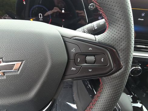 New 2026 Chevrolet Trax RS w/ Sunroof Package FWD image 19