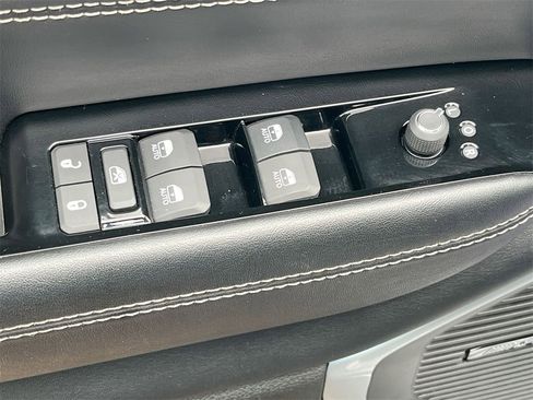 Used 2024 Jeep Wagoneer L Series II w/ Flexible Seating Group image 16