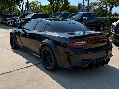 Used 2022 Dodge Charger SRT Hellcat w/ Harman/Kardon Audio Group RWD image 3