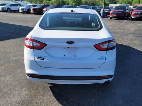 Used 2015 Ford Fusion SE w/ Equipment Group 202A FWD image 10