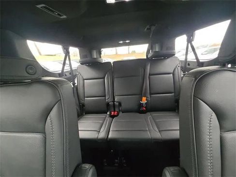 Used 2024 GMC Yukon XL Denali image 24