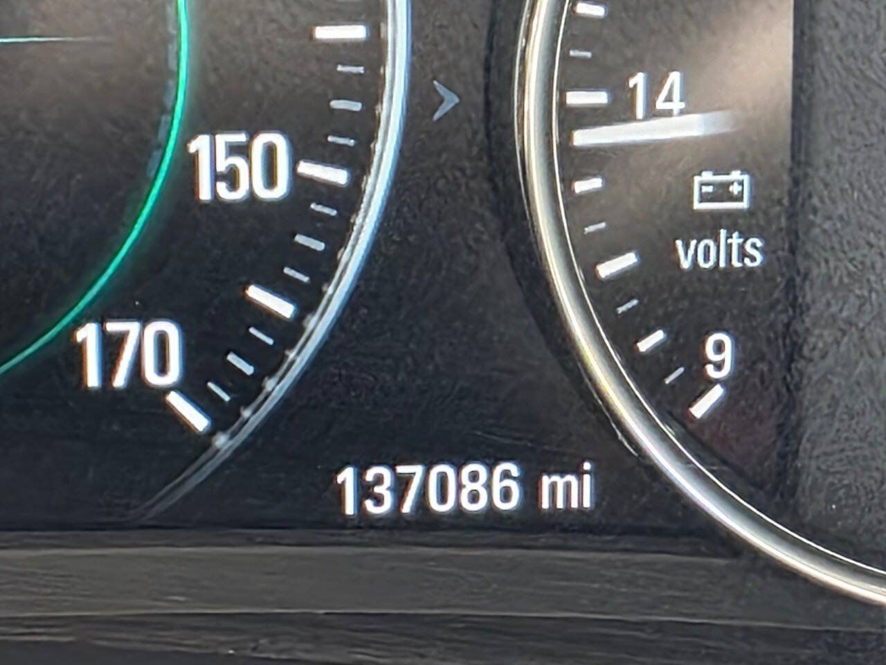 Used 2018 Buick LaCrosse Essence FWD image 18