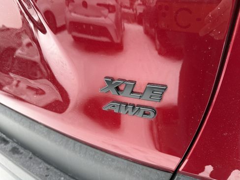 Used 2022 Toyota RAV4 XLE image 8