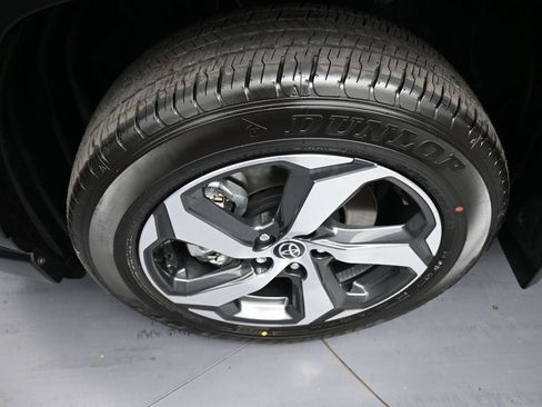 New 2025 Toyota RAV4 SE image 14