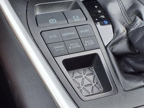 Used 2024 Toyota RAV4 XLE image 17