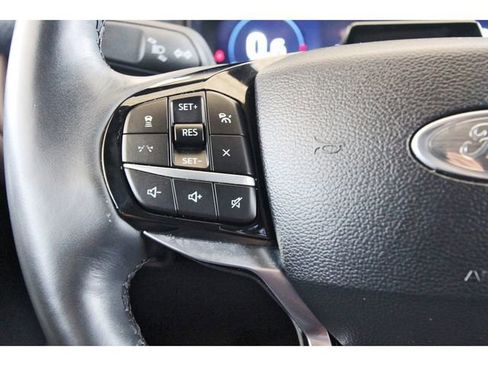 Used 2025 Ford Explorer Platinum w/ Ultimate Package AWD/4WD image 18