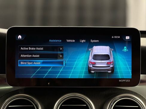 Used 2020 Mercedes-Benz GLC 300 4MATIC image 34