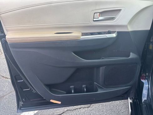 Used 2022 Toyota Sienna XLE image 22