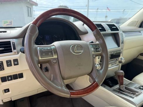 Used 2010 Lexus GX 460 image 11