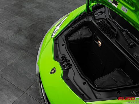 Used 2017 Lamborghini Huracan LP 610-4 AWD/4WD image 12