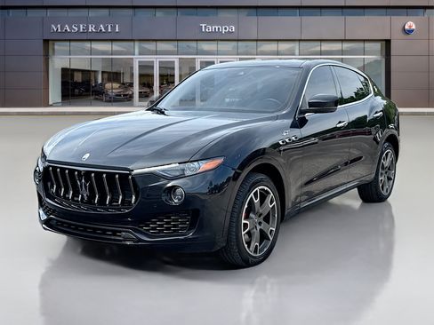 Used 2023 Maserati Levante GT AWD/4WD image 7