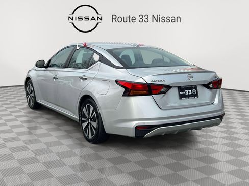 Used 2024 Nissan Altima 2.5 SV image 3