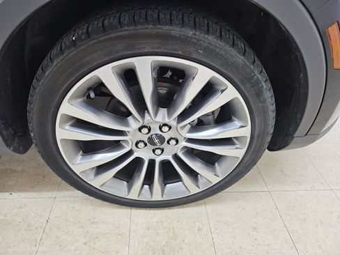 Used 2017 Lincoln MKX Reserve w/ Lincoln MKX Climate Package FWD image 22