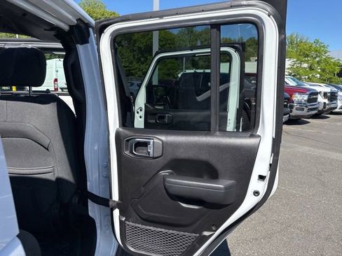 Used 2025 Jeep Wrangler Unlimited Sport AWD/4WD image 38