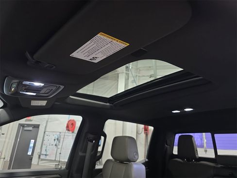 Certified 2022 Chevrolet Silverado 1500 ZR2 w/ Technology Package image 28