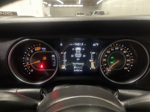 Used 2021 Jeep Wrangler Unlimited Sport image 32