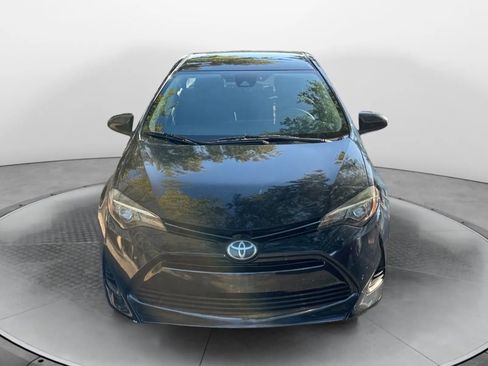 Used 2019 Toyota Corolla LE image 2