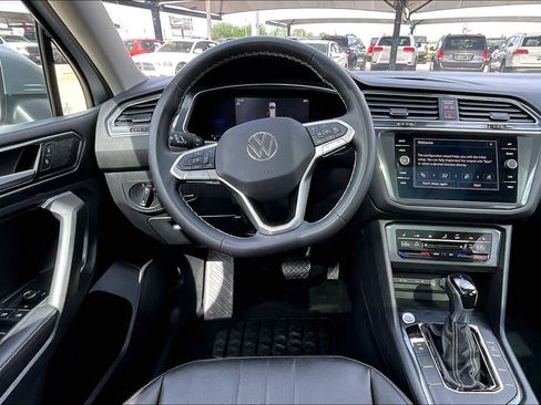 Used 2022 Volkswagen Tiguan SE FWD image 7