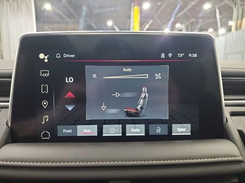 Used 2022 GMC Yukon SLT w/ SLT Premium Package image 28