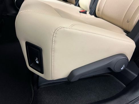 Used 2022 Lexus RX 350L FWD w/ Premium Package image 10