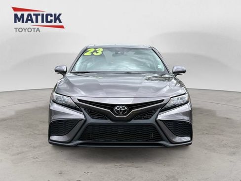 Used 2023 Toyota Camry SE w/ Convenience Package FWD image 2