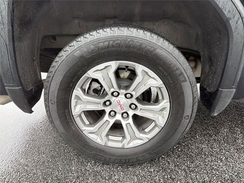 Used 2025 GMC Sierra 1500 SLT image 18