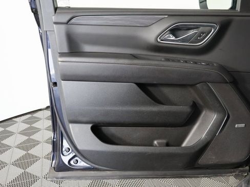 Used 2024 GMC Yukon SLT AWD/4WD image 12