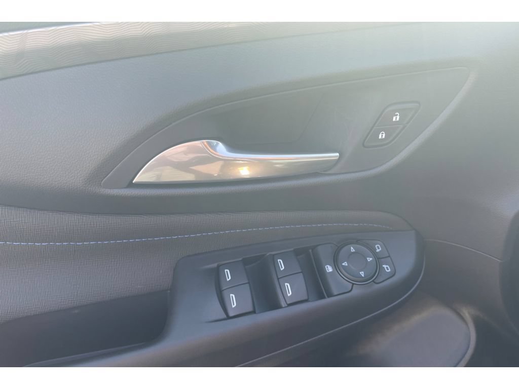 Used 2026 Buick Envista Sport Touring w/ Convenience I Package FWD image 11