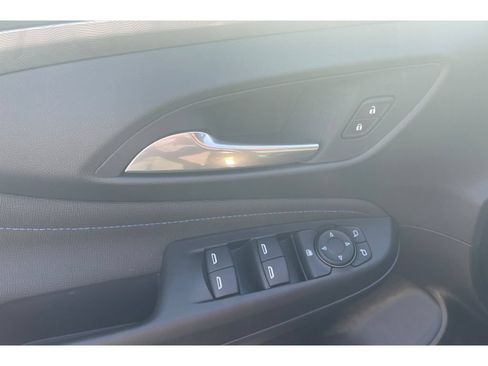 Used 2026 Buick Envista Sport Touring w/ Convenience I Package FWD image 11
