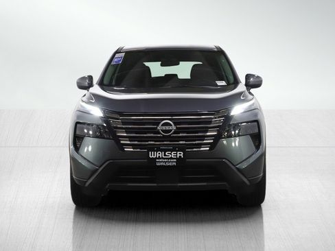 Used 2025 Nissan Rogue SV image 8