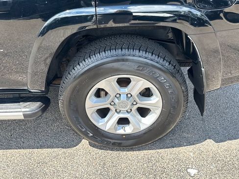 Used 2017 Toyota 4Runner SR5 Premium AWD/4WD image 40