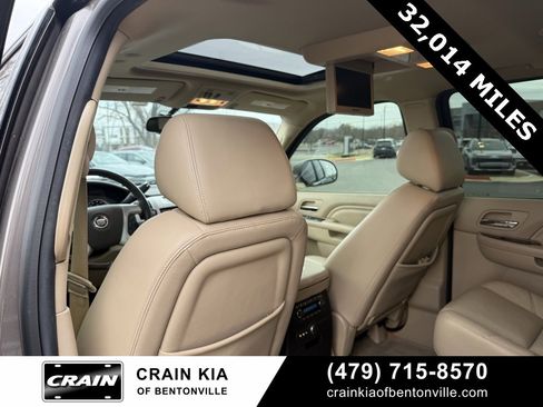 Used 2014 Cadillac Escalade Premium image 25
