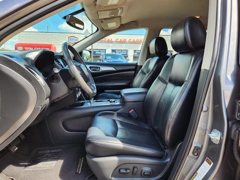 Used 2018 Nissan Pathfinder SL w/ Midnight Edition Package image 12