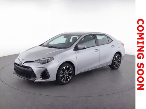Used 2018 Toyota Corolla SE w/ SE Premium Package image 1