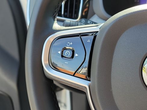 Used 2022 Volvo XC60 B5 R-Design w/ Protection Package Premier FWD image 30