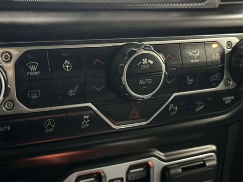 Used 2021 Jeep Wrangler Unlimited Sahara image 16