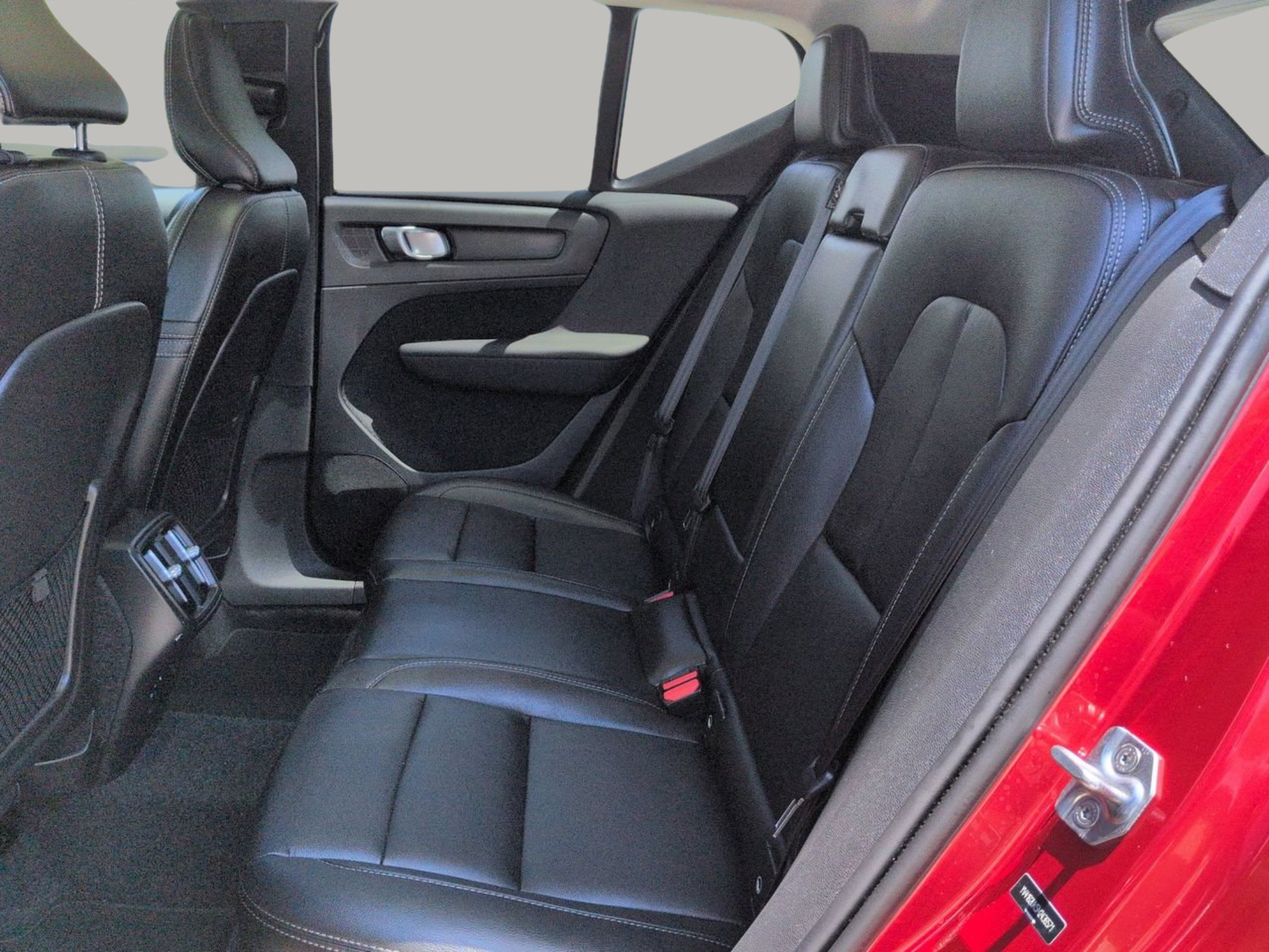 Used 2021 Volvo XC40 T5 Momentum AWD/4WD image 18