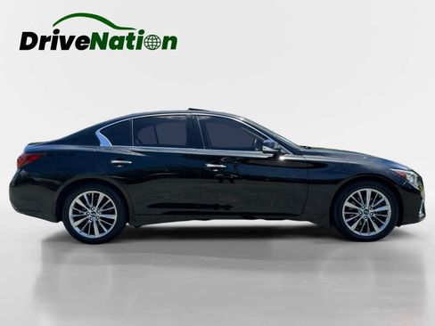 Used 2018 INFINITI Q50 Luxe w/ Essential Package (3.0T Luxe) AWD/4WD image 4