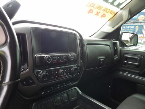 Used 2015 GMC Sierra 1500 SLE w/ All-Terrain Package AWD/4WD image 7