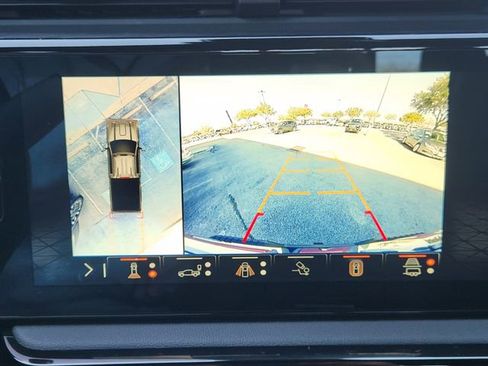 Used 2025 GMC Sierra 2500 AT4 w/ AT4 Premium Plus Package image 15