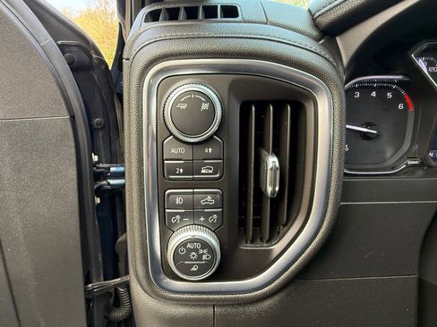 Used 2019 GMC Sierra 1500 SLT w/ SLT Premium Package AWD/4WD image 18