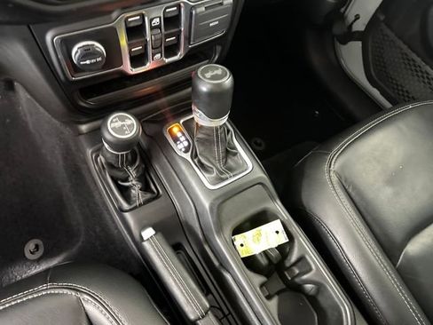 Used 2023 Jeep Wrangler Unlimited Sahara w/ Cold Weather Group image 20