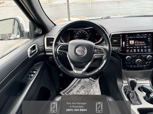 Used 2020 Jeep Grand Cherokee Altitude image 12