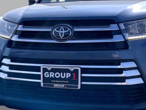 Used 2018 Toyota Highlander Limited Platinum AWD/4WD image 30